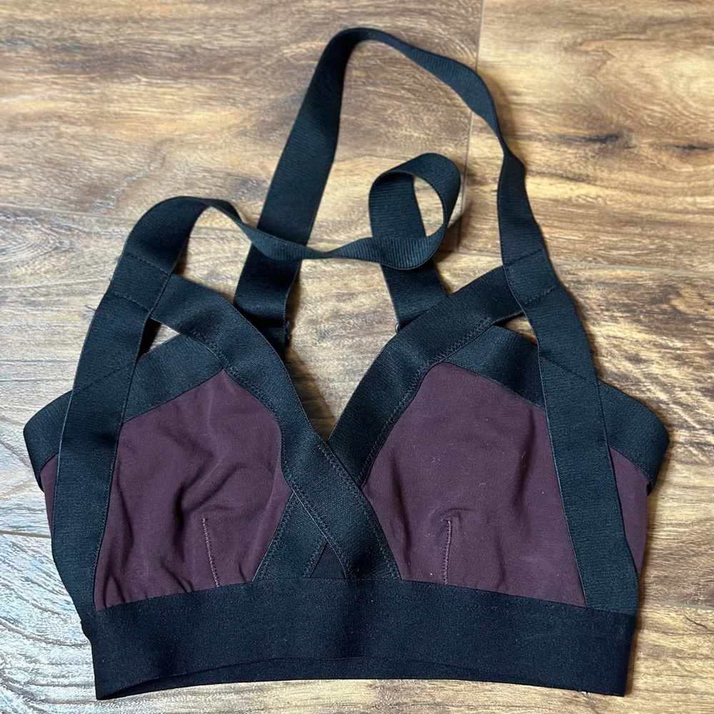 COMMUNITY sports bra